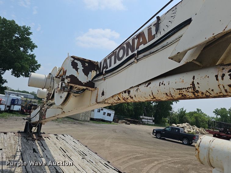 image for item DO2772 1982 Ford 8000  crane truck