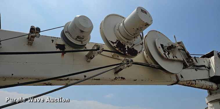 image for item DO2772 1982 Ford 8000  crane truck