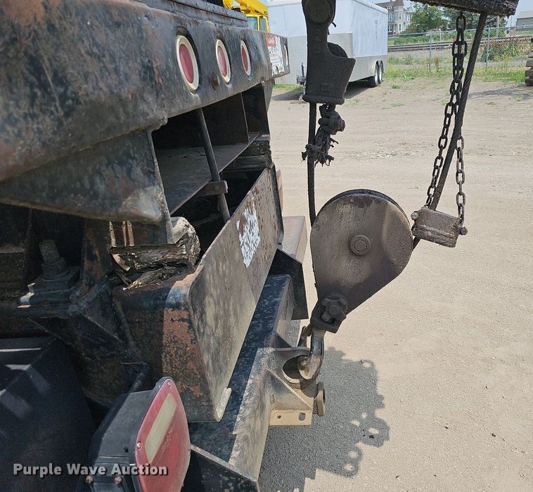 image for item DO2772 1982 Ford 8000  crane truck