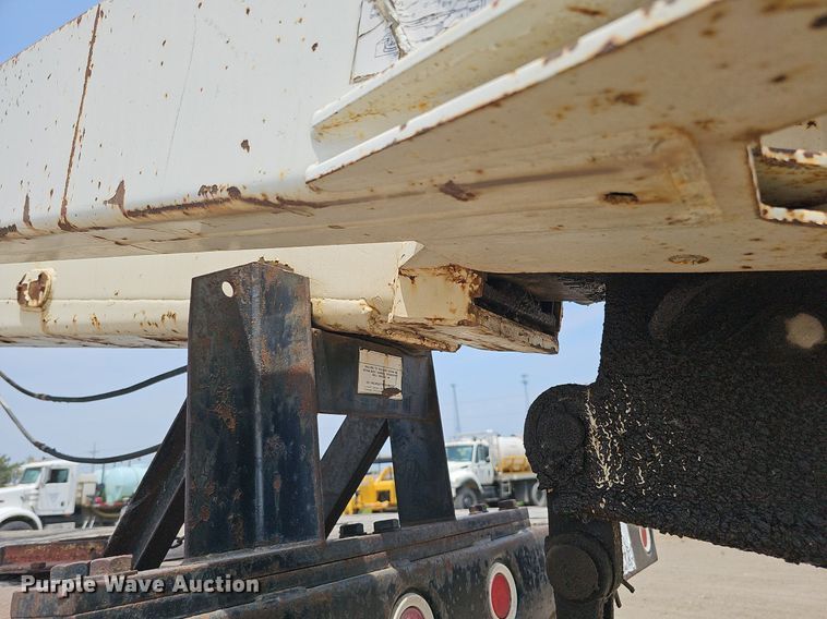 image for item DO2772 1982 Ford 8000  crane truck