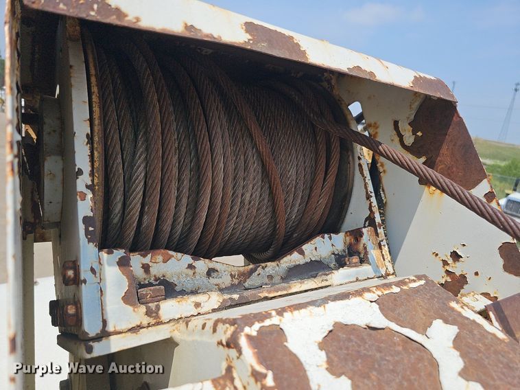 image for item DO2772 1982 Ford 8000  crane truck