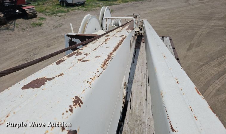 image for item DO2772 1982 Ford 8000  crane truck