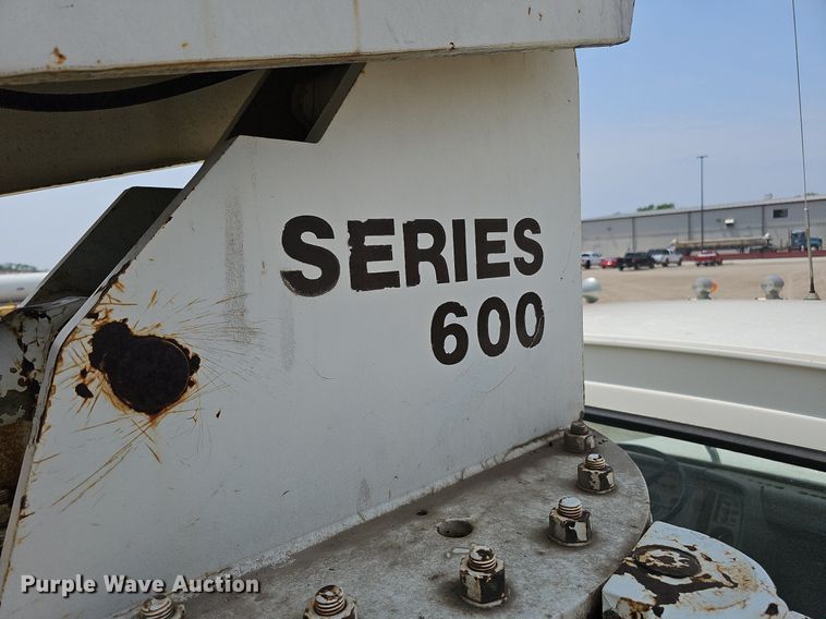 image for item DO2772 1982 Ford 8000  crane truck