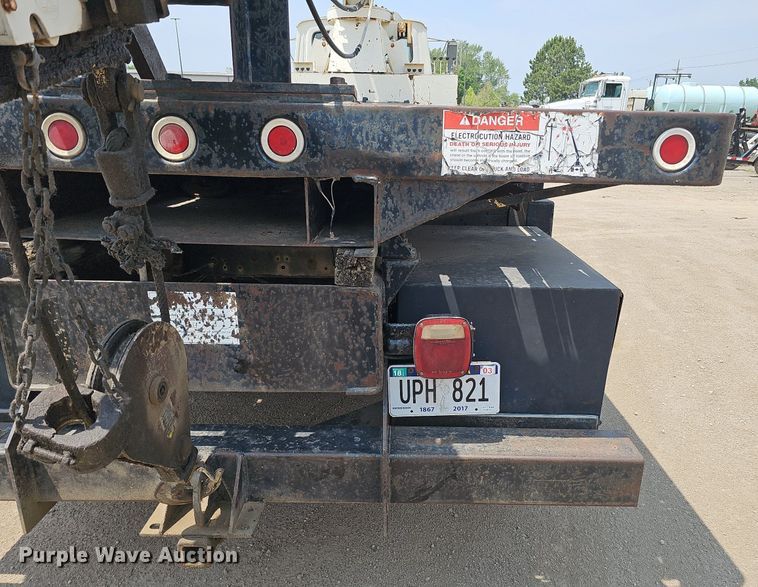 image for item DO2772 1982 Ford 8000  crane truck