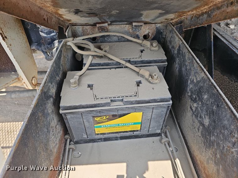 image for item DO2772 1982 Ford 8000  crane truck