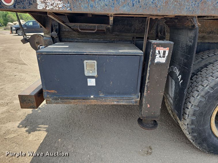 image for item DO2772 1982 Ford 8000  crane truck