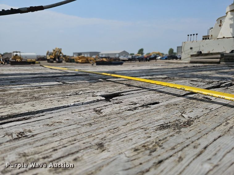 image for item DO2772 1982 Ford 8000  crane truck