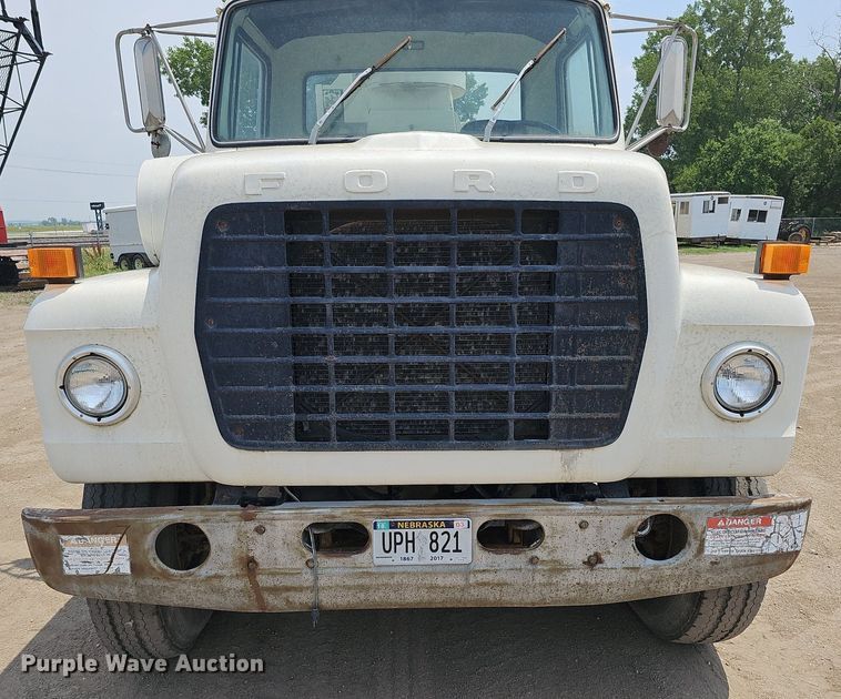 image for item DO2772 1982 Ford 8000  crane truck