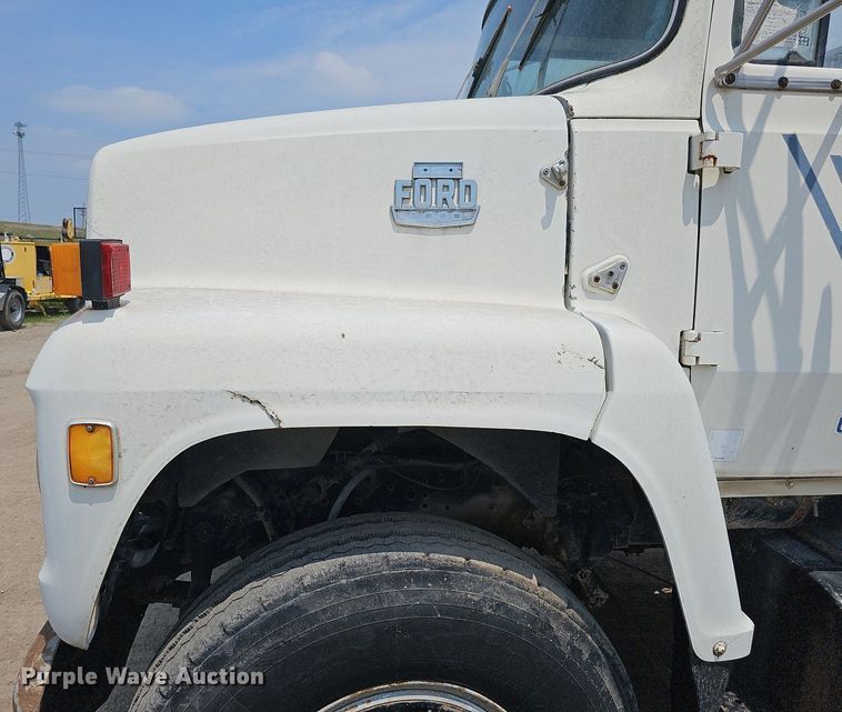 image for item DO2772 1982 Ford 8000  crane truck