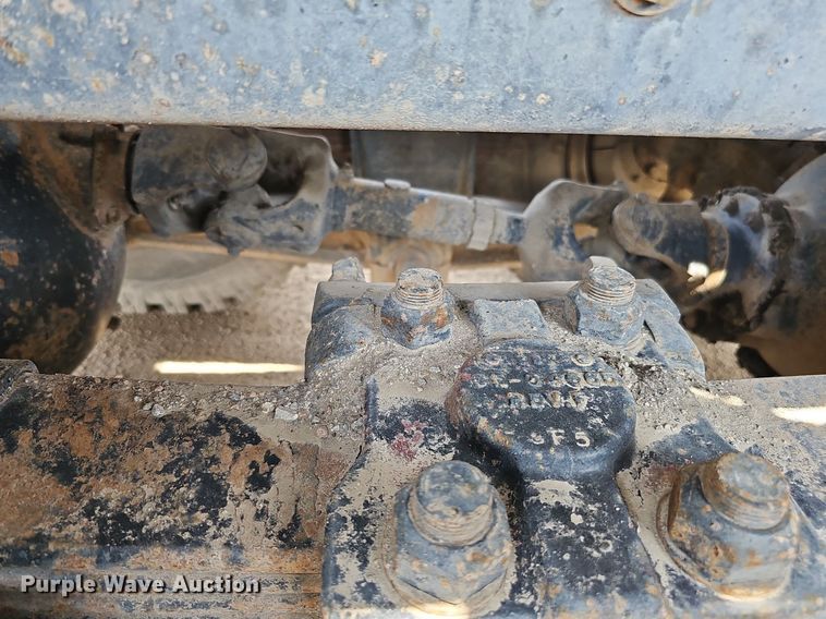 image for item DO2772 1982 Ford 8000  crane truck