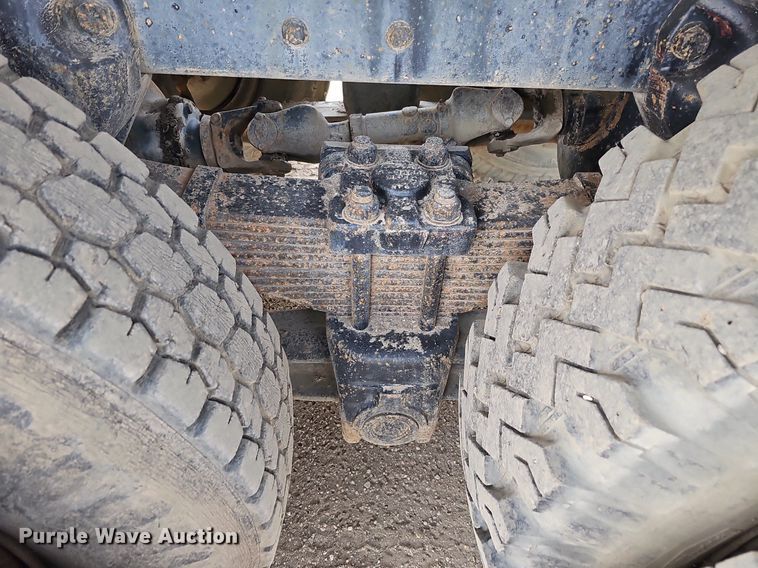 image for item DO2772 1982 Ford 8000  crane truck