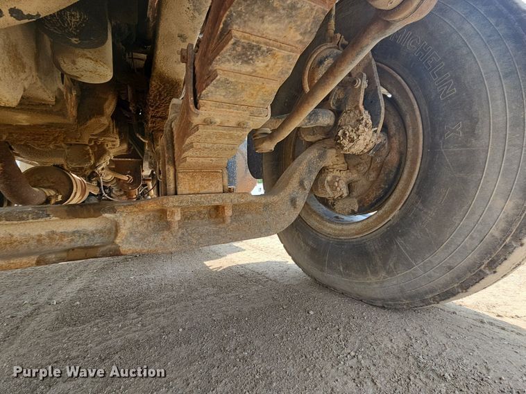 image for item DO2772 1982 Ford 8000  crane truck