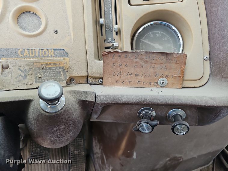 image for item DO2772 1982 Ford 8000  crane truck