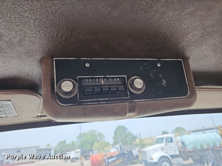 image for item DO2772 1982 Ford 8000  crane truck