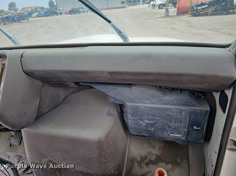 image for item DO2772 1982 Ford 8000  crane truck