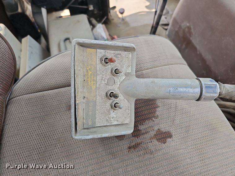 image for item DO2772 1982 Ford 8000  crane truck