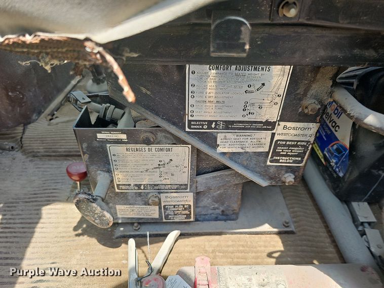 image for item DO2772 1982 Ford 8000  crane truck