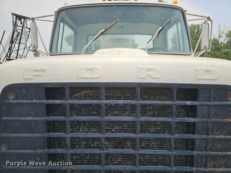 image for item DO2772 1982 Ford 8000  crane truck