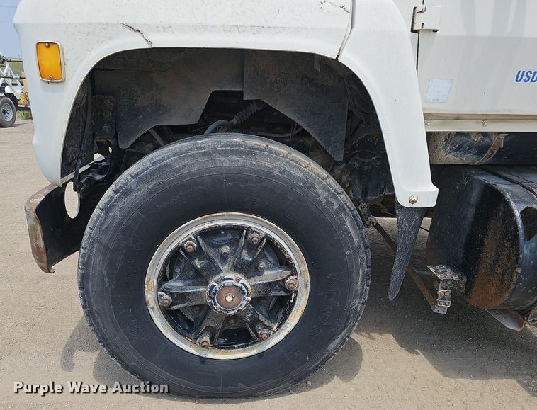 image for item DO2772 1982 Ford 8000  crane truck