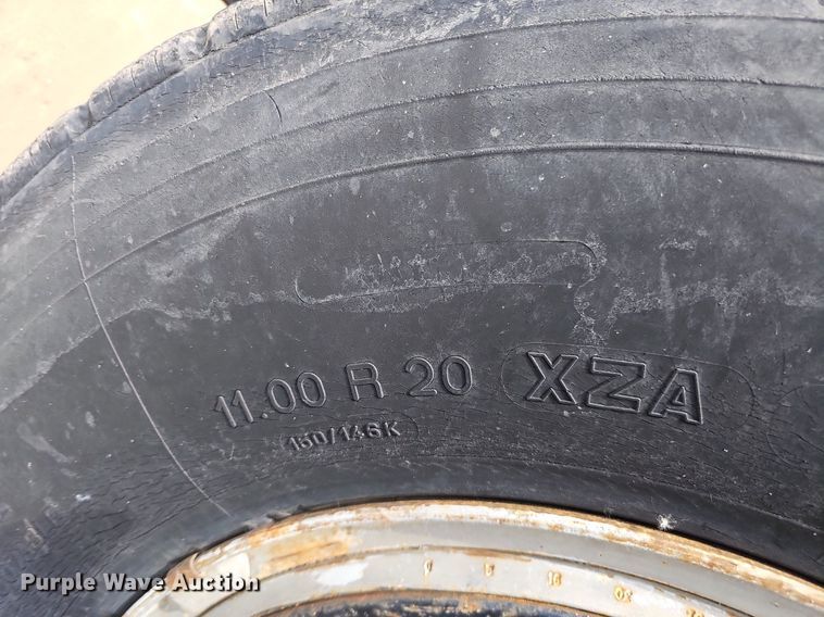 image for item DO2772 1982 Ford 8000  crane truck