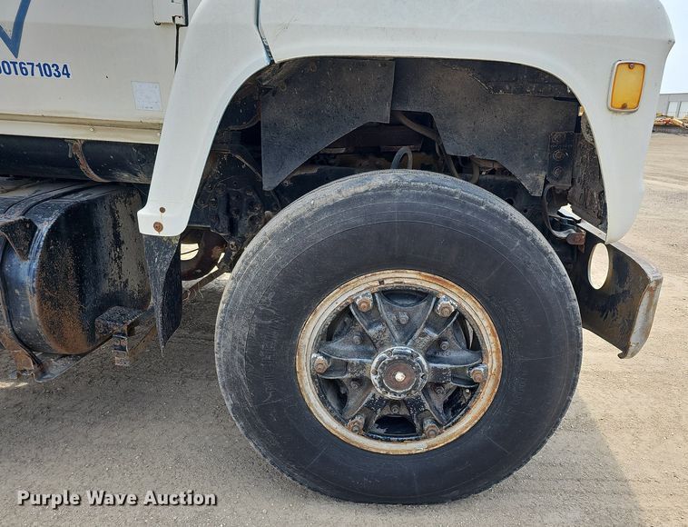 image for item DO2772 1982 Ford 8000  crane truck