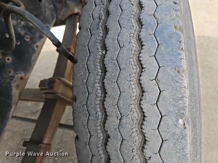 image for item DO2772 1982 Ford 8000  crane truck