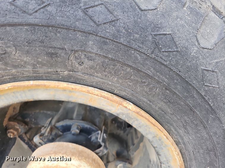 image for item DO2772 1982 Ford 8000  crane truck