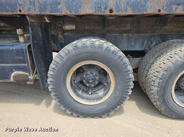 image for item DO2772 1982 Ford 8000  crane truck