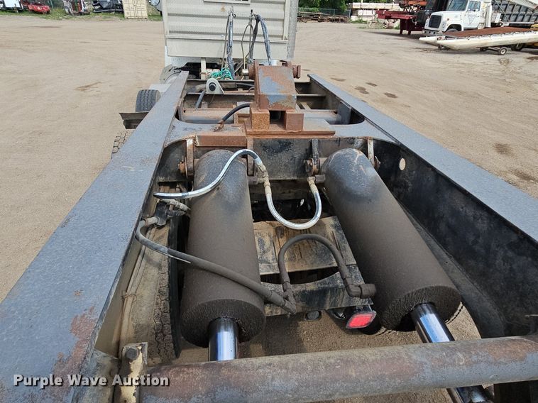 image for item DO2773 Etnyre RTB50TD3-T1  lowboy equipment trailer