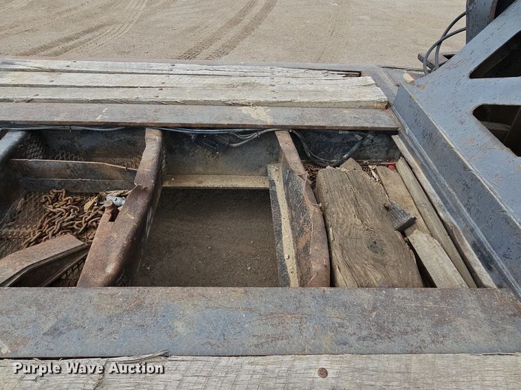 image for item DO2773 Etnyre RTB50TD3-T1  lowboy equipment trailer