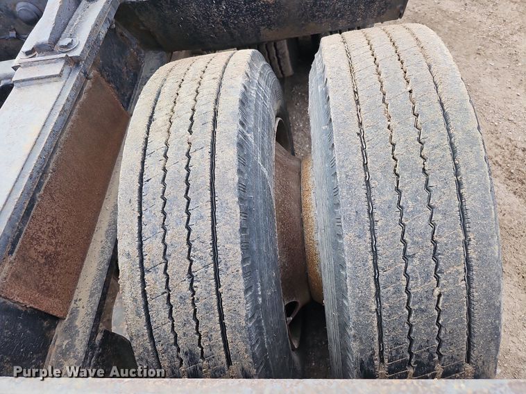 image for item DO2773 Etnyre RTB50TD3-T1  lowboy equipment trailer