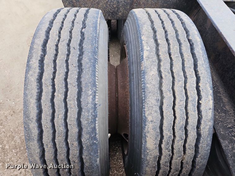 image for item DO2773 Etnyre RTB50TD3-T1  lowboy equipment trailer