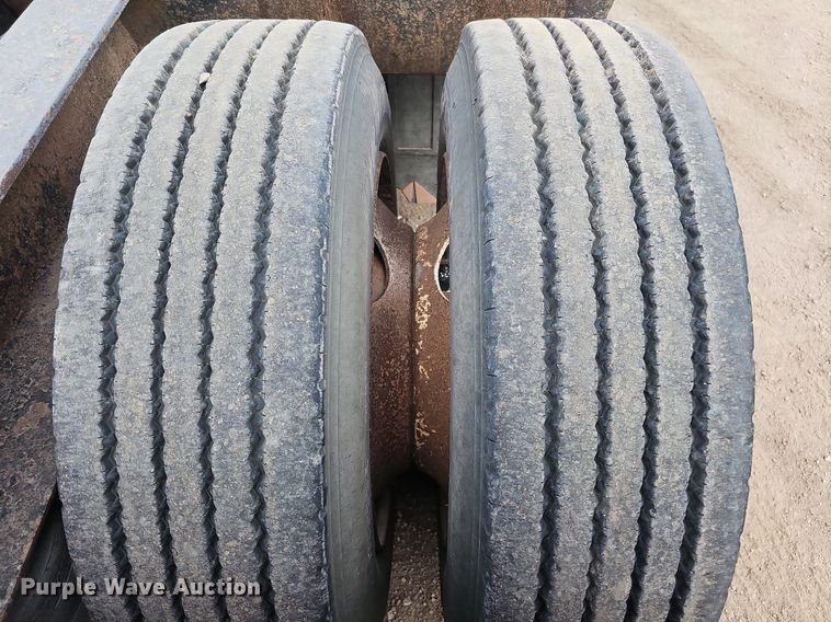 image for item DO2773 Etnyre RTB50TD3-T1  lowboy equipment trailer