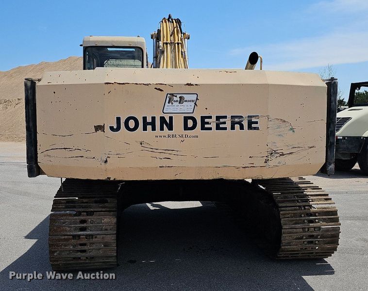 image for item DO2775 1992 John Deere 690E LC  excavator