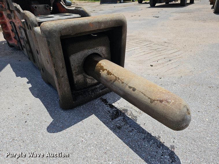 image for item DO2775 1992 John Deere 690E LC  excavator