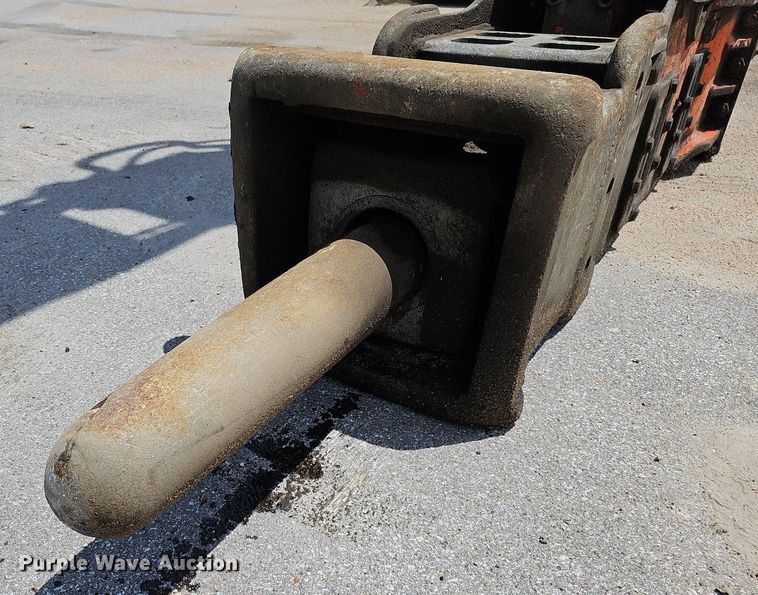 image for item DO2775 1992 John Deere 690E LC  excavator