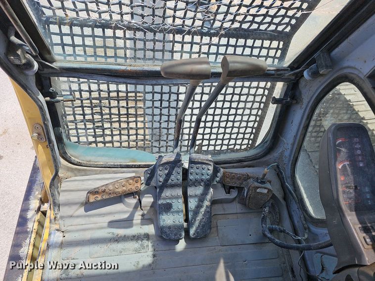 image for item DO2775 1992 John Deere 690E LC  excavator