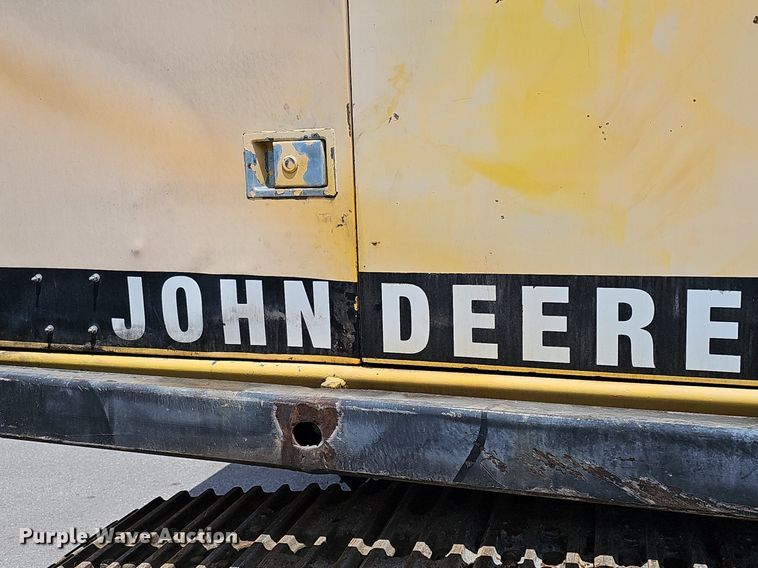 image for item DO2775 1992 John Deere 690E LC  excavator