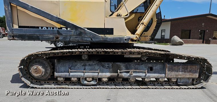 image for item DO2775 1992 John Deere 690E LC  excavator