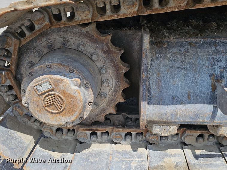 image for item DO2775 1992 John Deere 690E LC  excavator