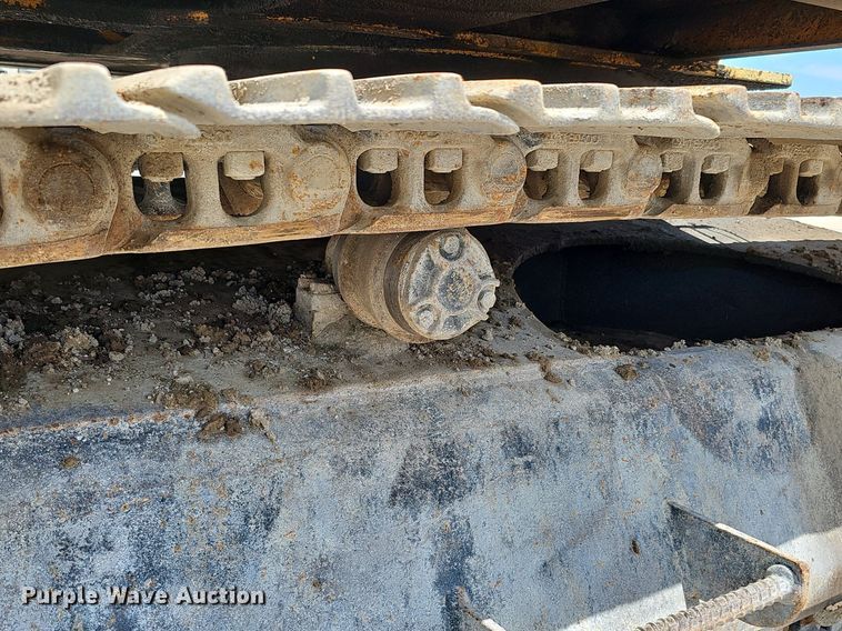 image for item DO2775 1992 John Deere 690E LC  excavator