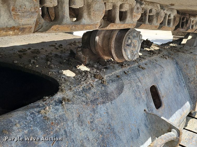 image for item DO2775 1992 John Deere 690E LC  excavator