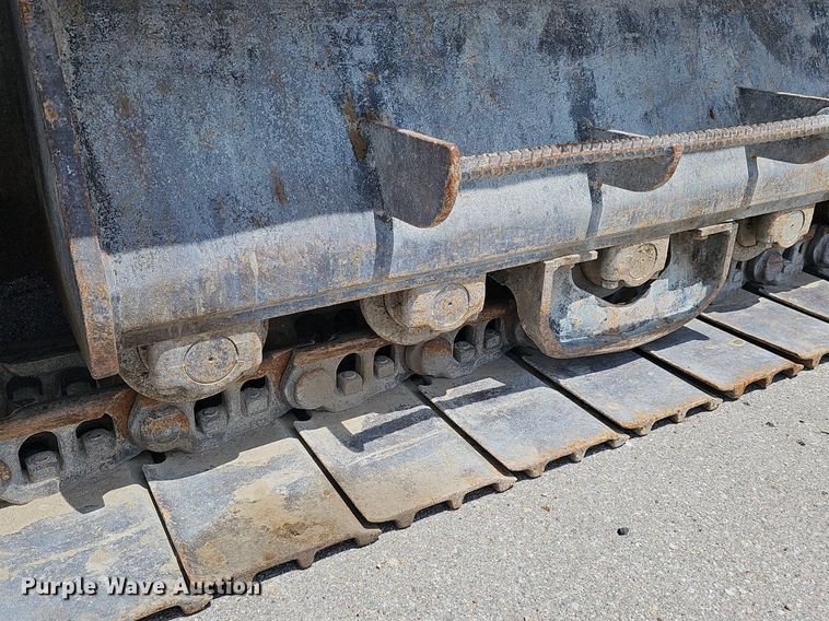 image for item DO2775 1992 John Deere 690E LC  excavator