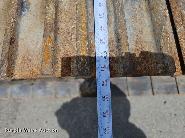 image for item DO2775 1992 John Deere 690E LC  excavator