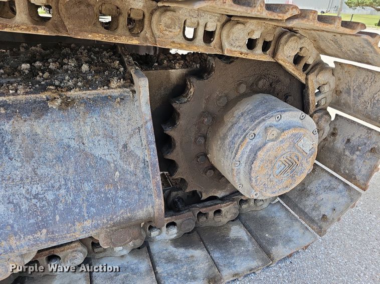 image for item DO2775 1992 John Deere 690E LC  excavator