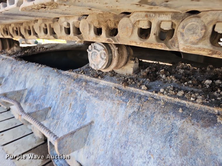 image for item DO2775 1992 John Deere 690E LC  excavator