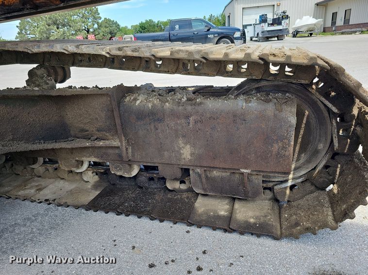 image for item DO2775 1992 John Deere 690E LC  excavator