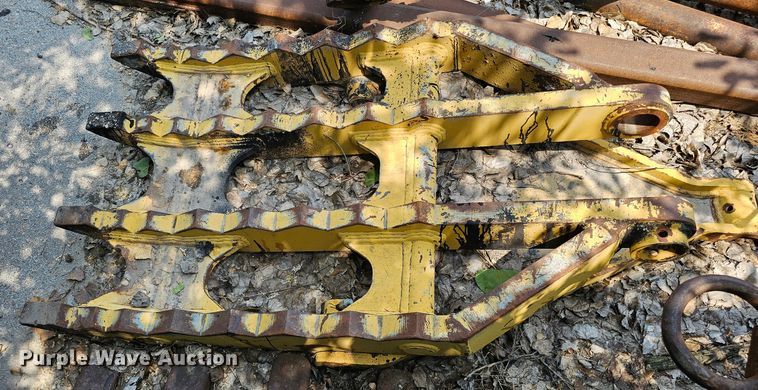 image for item DO2775 1992 John Deere 690E LC  excavator