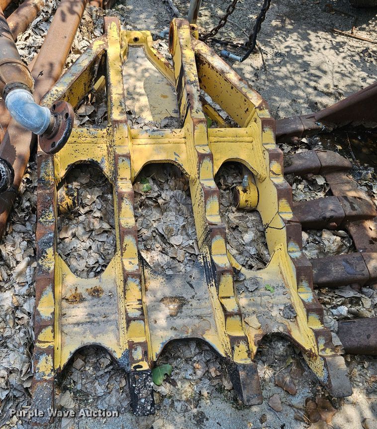 image for item DO2775 1992 John Deere 690E LC  excavator