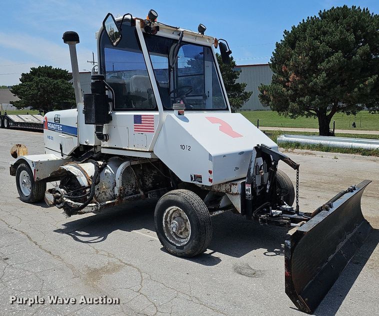 image for item DO2776 2013 Roadtec MB-85  broom